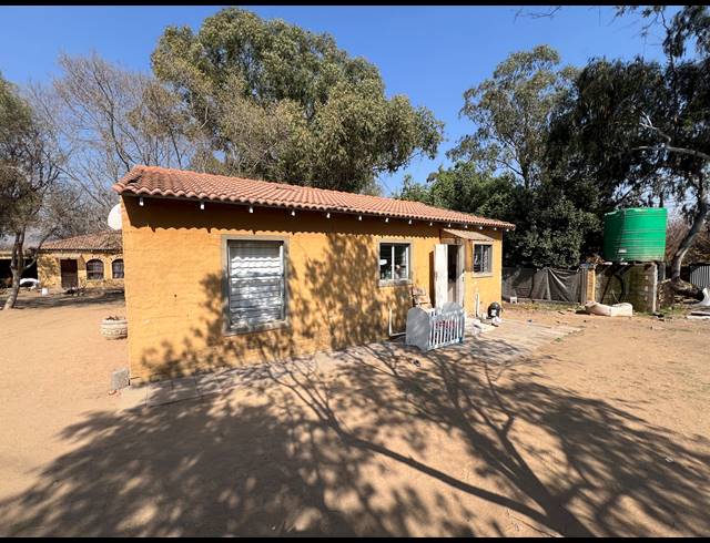 6 BEDROOM HOUSE FOR SALE IN PRESIDENT PARK